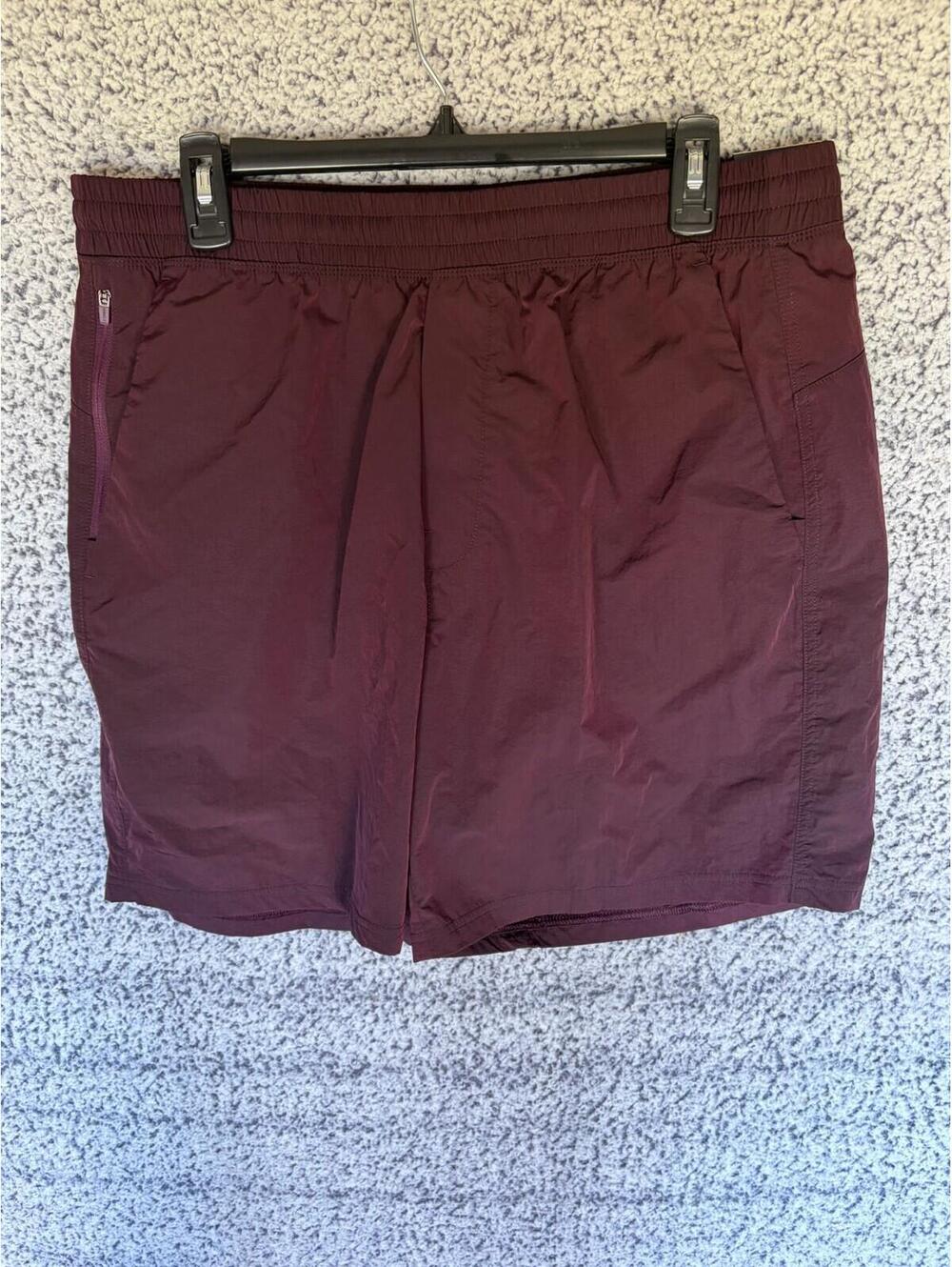 VRST Mens Burgundy 7" All In Unlined Water Repellent Shorts Size Large NWT